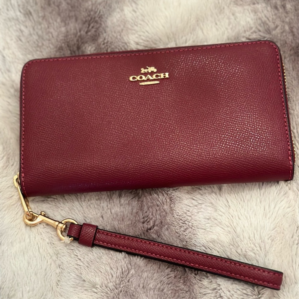 COACH Long Zip Around Wallet (IM/Black Cherry)